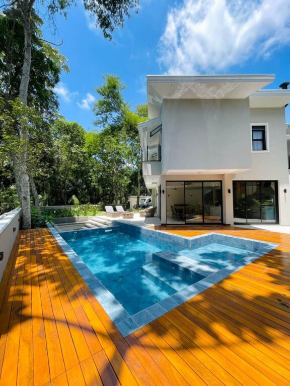 linda casa colinas do paratehy urbanova